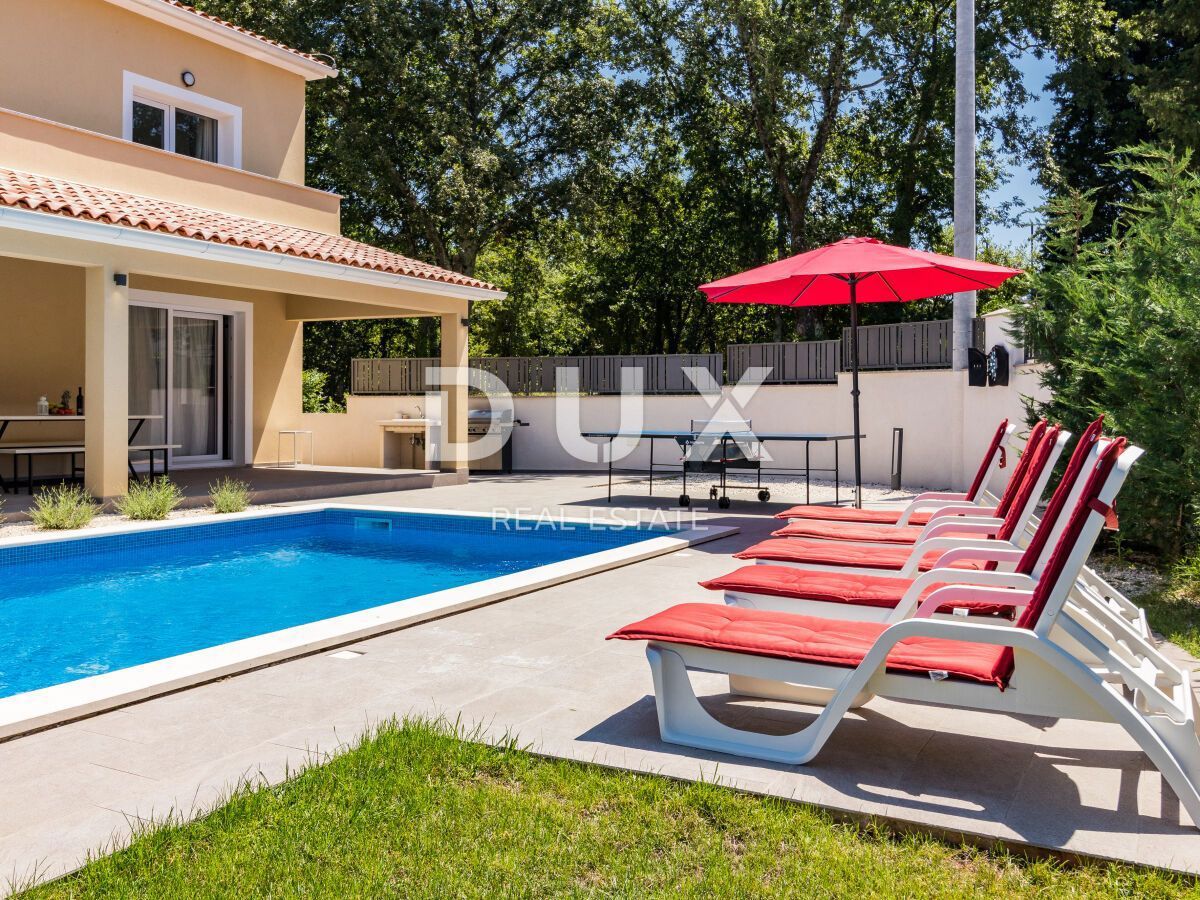 ISTRIA, SVETVINČENAT - Idilliaca casa vacanze con piscina