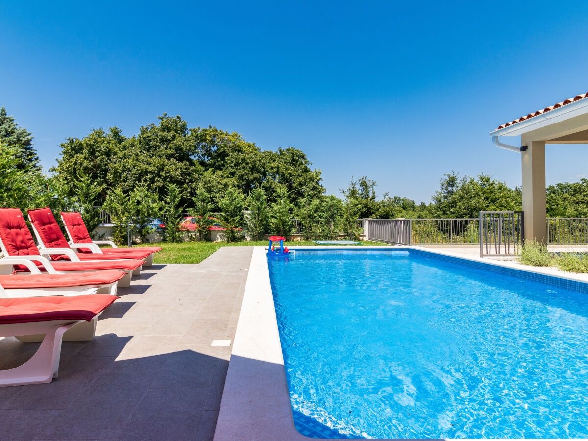 ISTRIA, SVETVINČENAT - Idilliaca casa vacanze con piscina