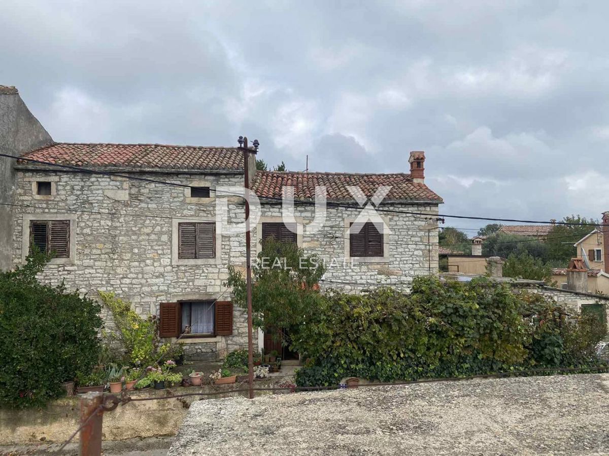 ISTRIA, BARBAN - Casa in pietra con taverna in posizione tranquilla