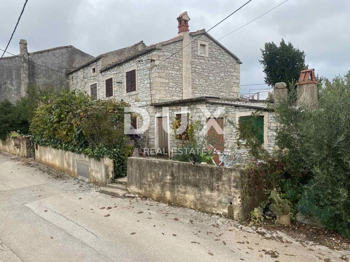 ISTRIA, BARBAN - Casa in pietra con taverna in posizione tranquilla