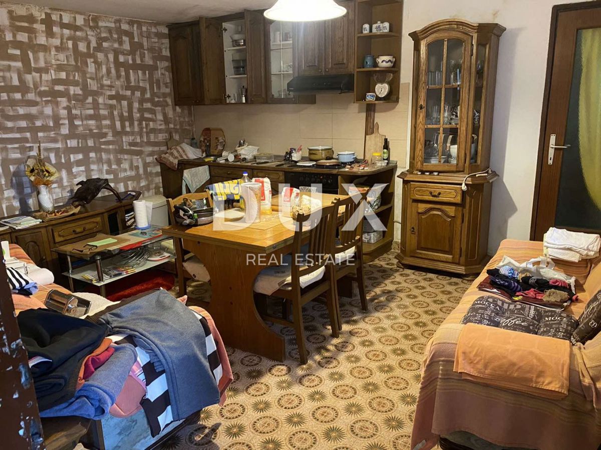 ISTRIA, BARBAN - Casa in pietra con taverna in posizione tranquilla