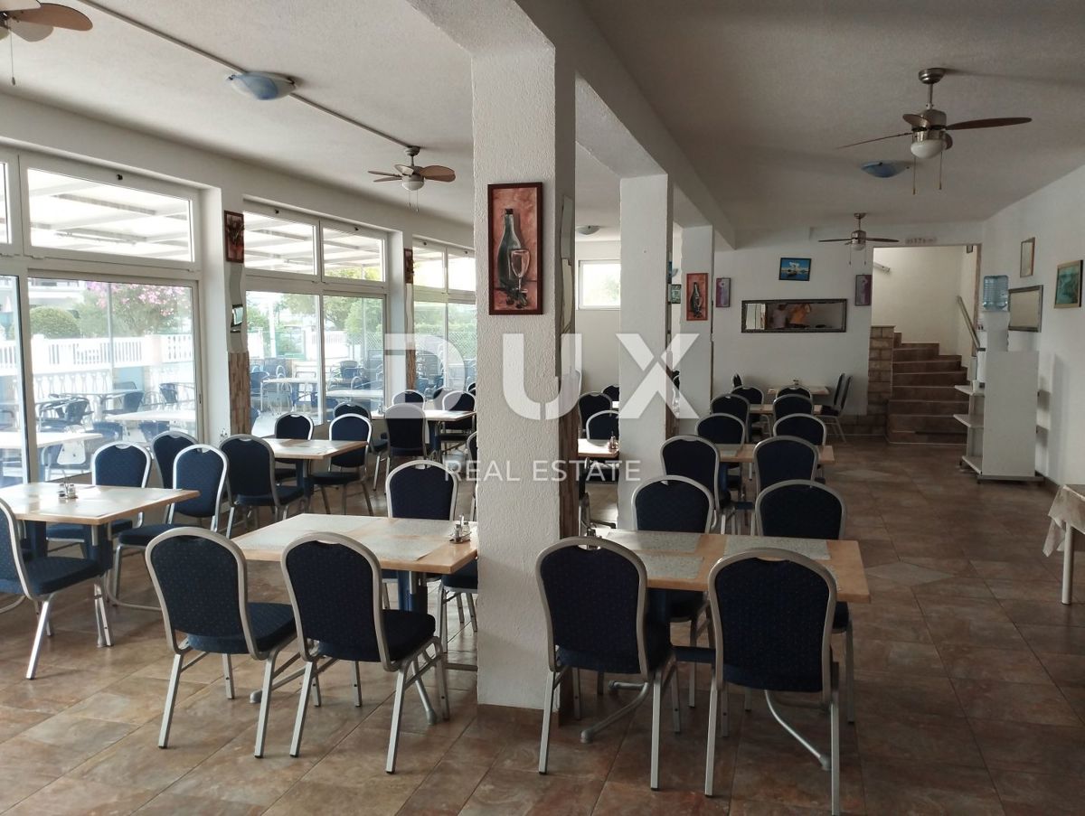 ZARA, SABUNIKE - Hotel a 200 metri dal mare! Bel lavoro! Opportunità di investimento!