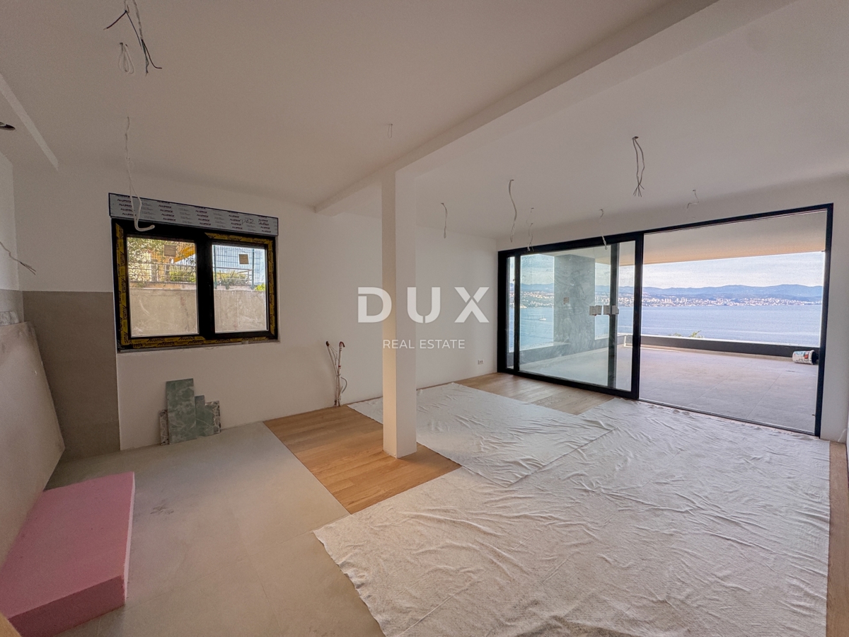 OPATIJA, CENTRO - appartamento con vista panoramica sul mare, garage e jacuzzi sopra il centro di Opatija 