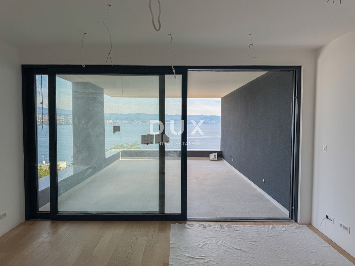 OPATIJA, CENTRO - appartamento con vista panoramica sul mare, garage e jacuzzi sopra il centro di Opatija 