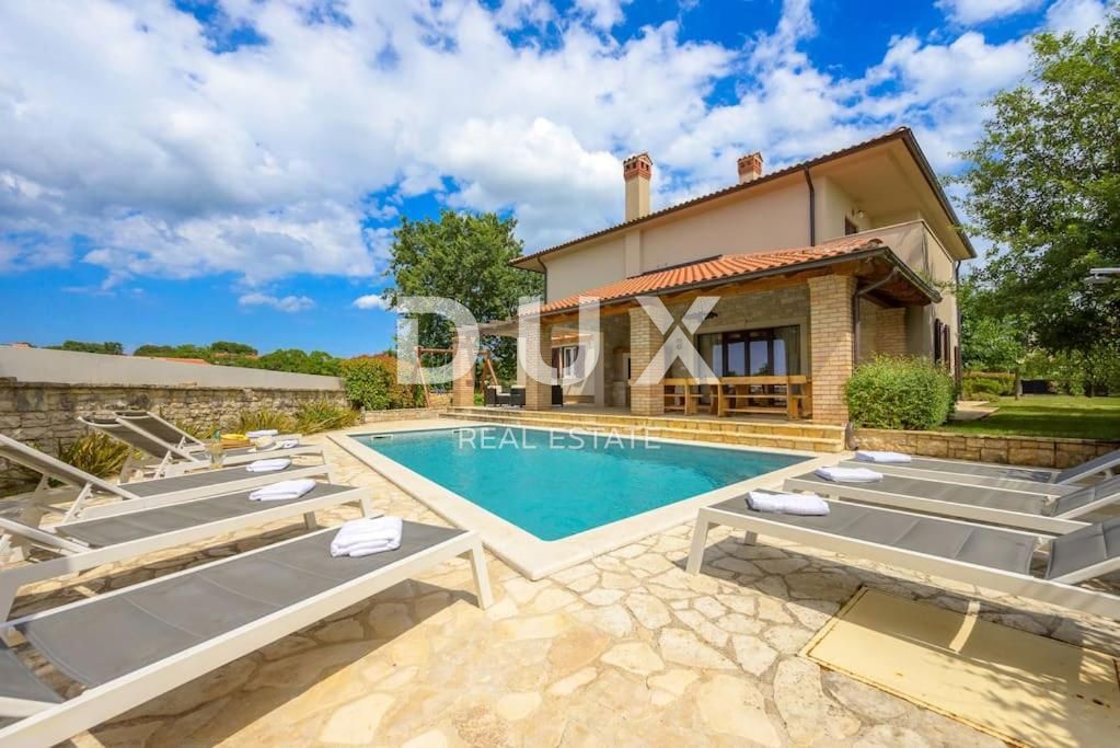 ISTRIA, BALE - Villa moderna con piscina