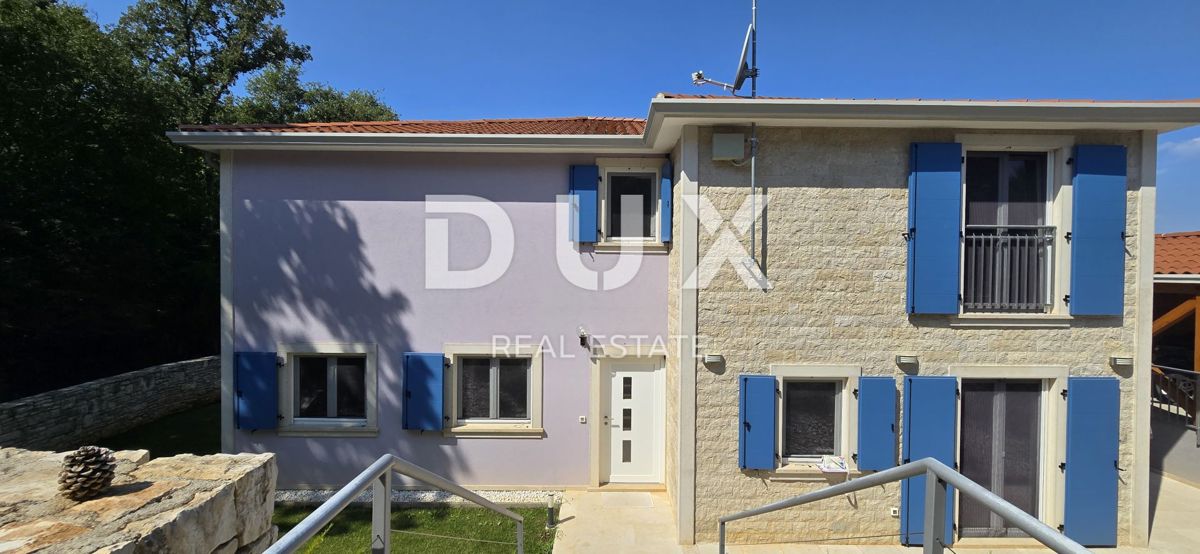 ISTRIA, ROVIGNO - Villa di nuova costruzione con piscina e ulteriore appartamento, ai margini del paese