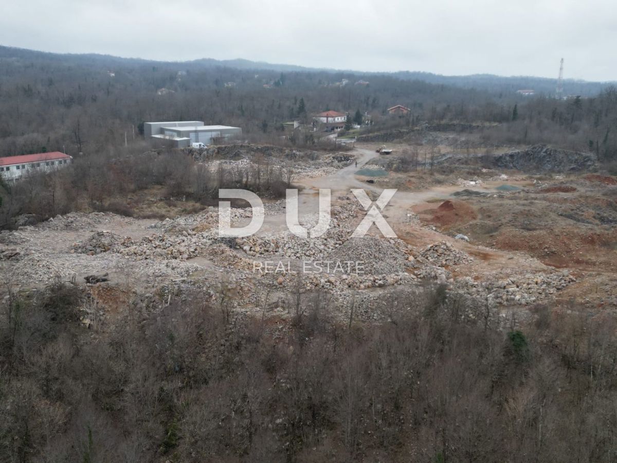 MATULJI, PERMANI - Terreno edificabile 1986m2 nella zona di lavoro per un magazzino/capannone, ZONA M, codice E