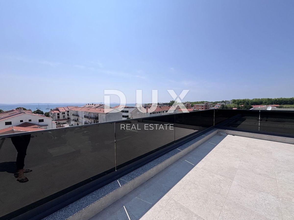 ZADAR, PRIVLAKA - Attico 130 metri dal mare