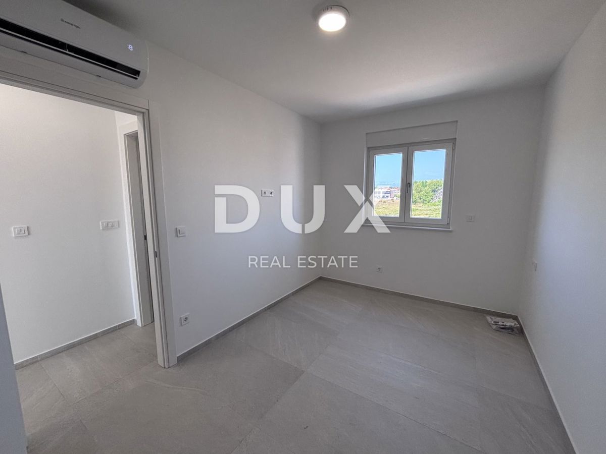 ZADAR, PRIVLAKA - Attico 130 metri dal mare