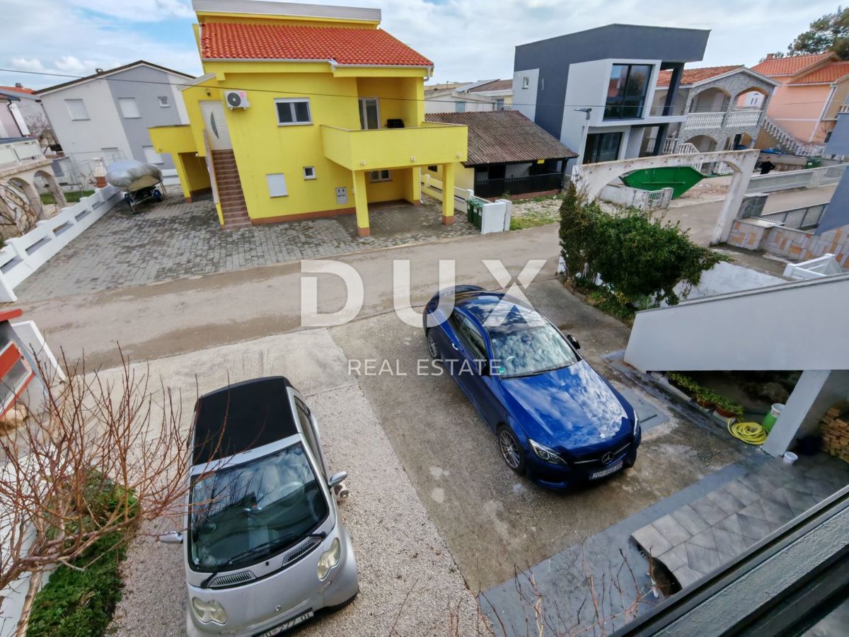 ZADAR, VIR - Casa con ben 5 appartamenti! 3 minuti a piedi da due spiagge!