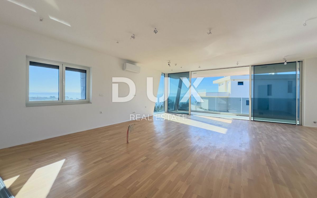 KOSTRENA - moderno nuovo edificio in prima fila dal mare