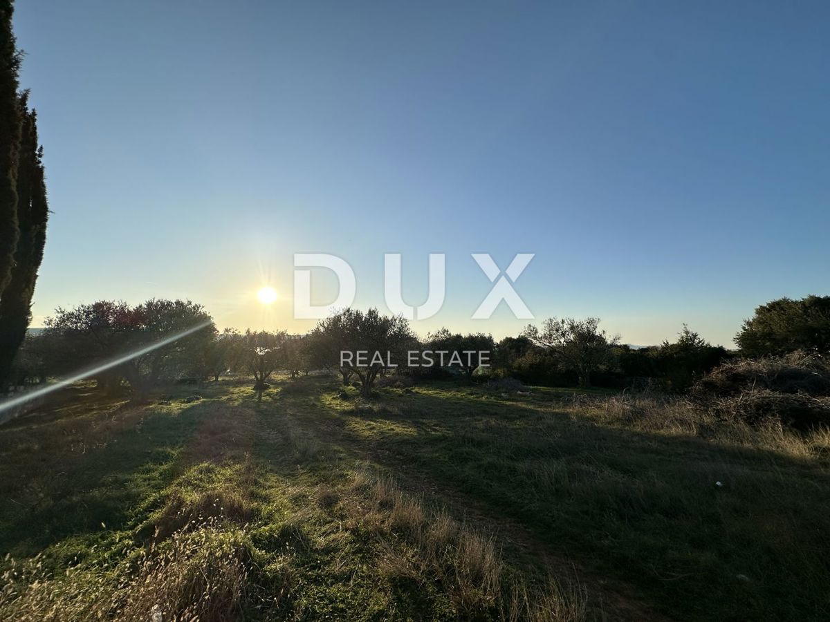 ZARA, S. PETAR - Terreno edificabile di 494m² con vista sul mare e sulle isole!