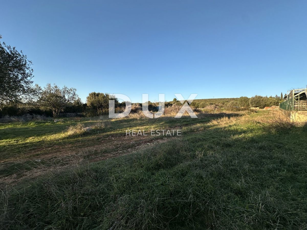 ZARA, S. PETAR - Terreno edificabile di 494m² con vista sul mare e sulle isole!