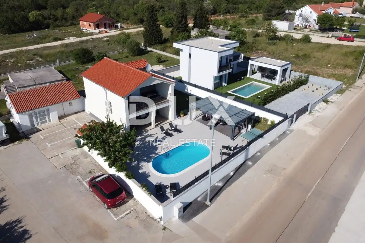 ZADAR, POLJICA BRIG - Bellissima villa con piscina