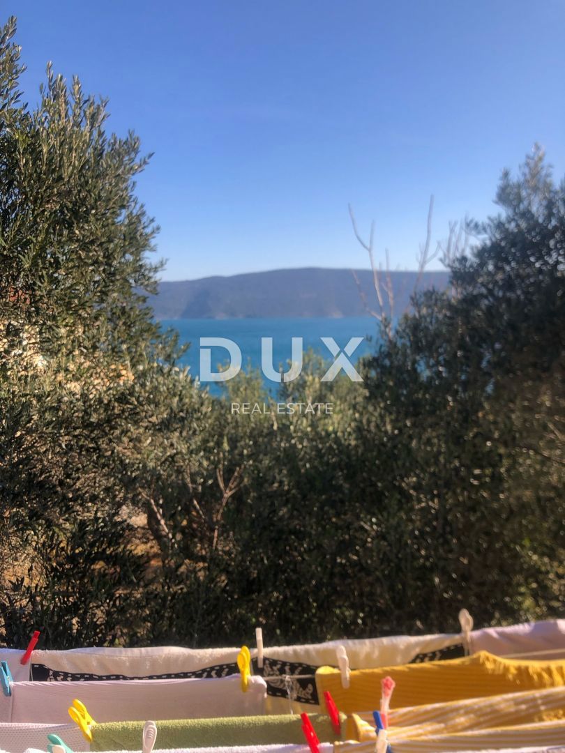 ISOLA DI CHERSO, VALUN – Casa con due appartamenti vicino al mare – ideale per vivere e/o per turismo! 