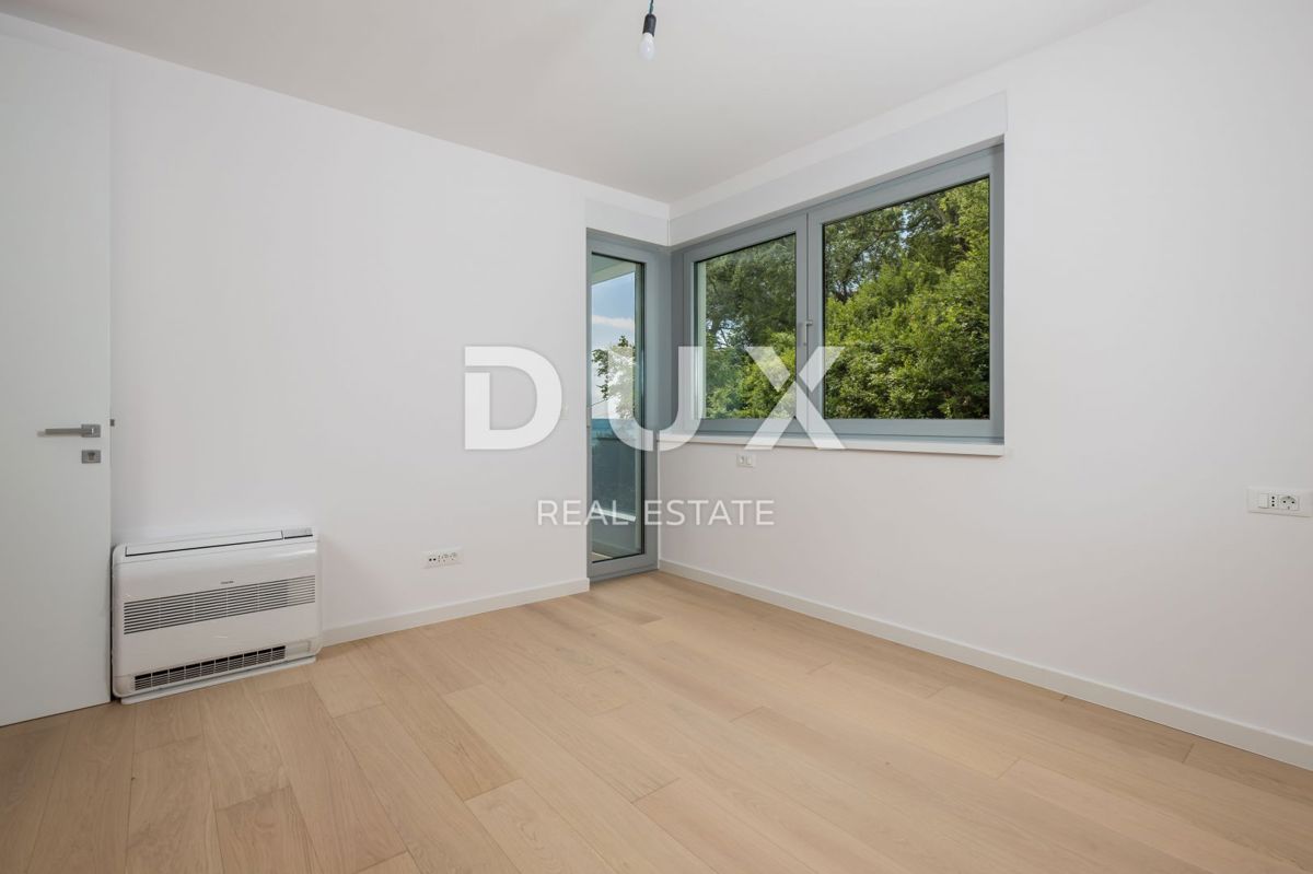 OPATIJA, CENTRO - OCCASIONE - appartamento esclusivo in un nuovo edificio con vista mare, piscina in comune, garage