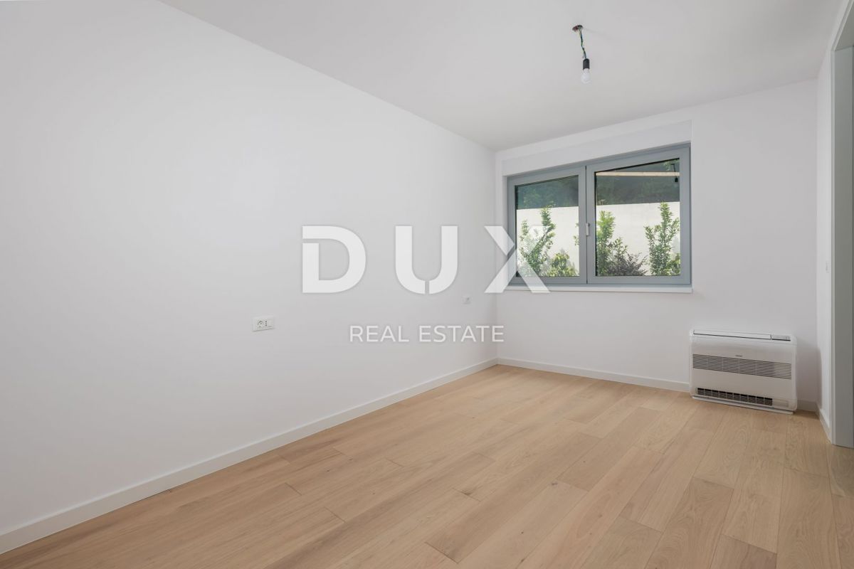 OPATIJA, CENTRO - OCCASIONE - appartamento esclusivo in un nuovo edificio con vista mare, piscina in comune, garage