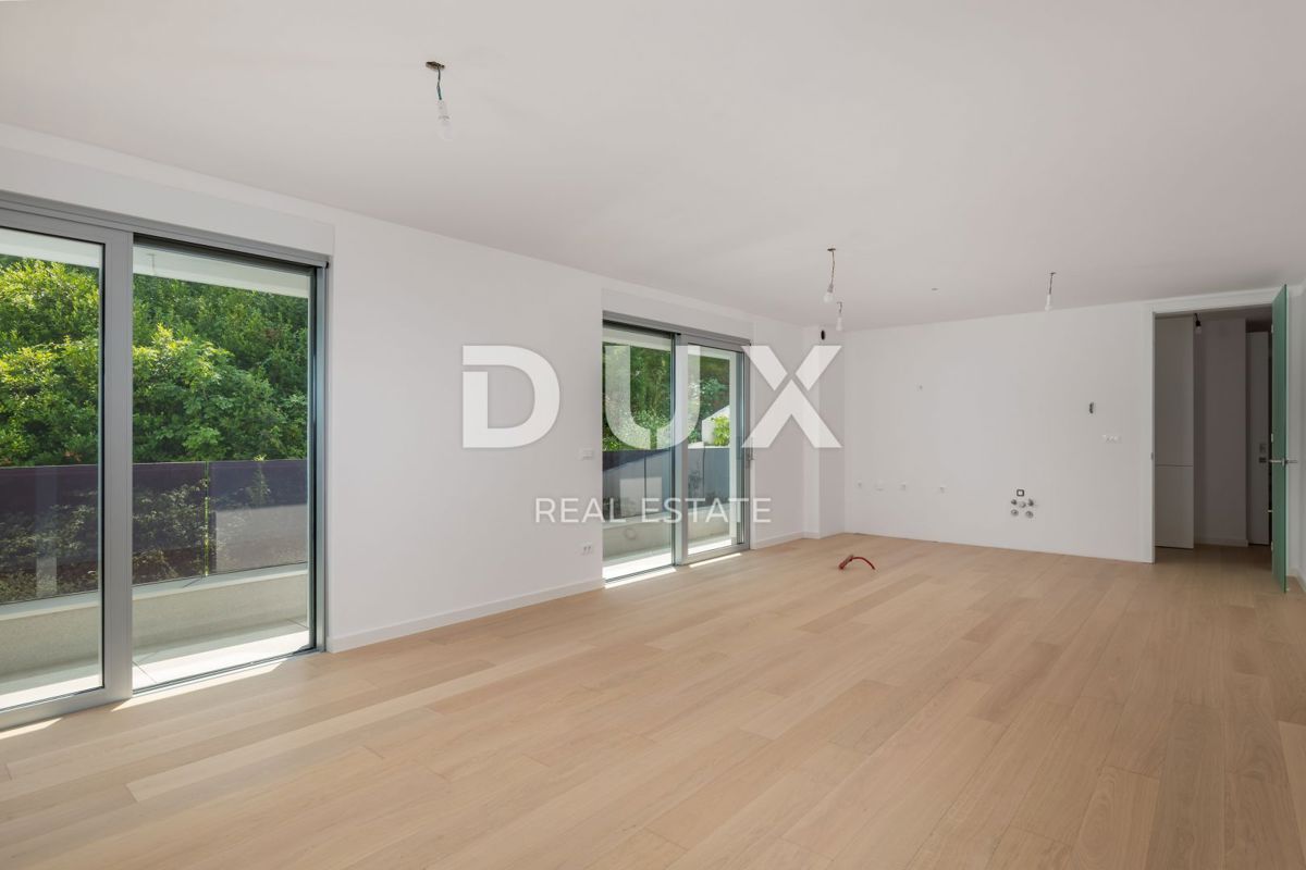 OPATIJA, CENTRO - OCCASIONE - appartamento esclusivo in un nuovo edificio con vista mare, piscina in comune, garage