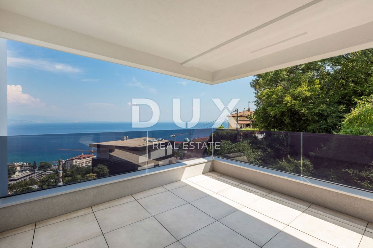 OPATIJA, CENTRO - OCCASIONE - appartamento esclusivo in un nuovo edificio con vista mare, piscina in comune, garage