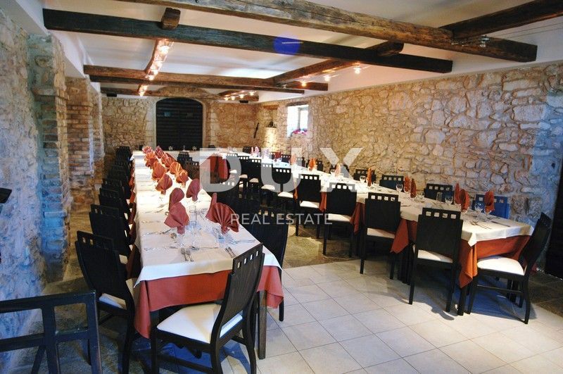 LABIN- RABAC - Tenuta del XVII secolo 3000m2 + area 18772 m²