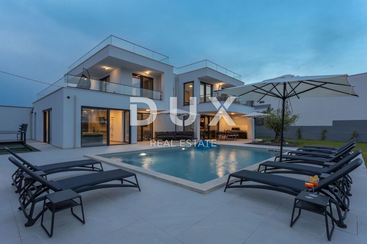ISTRIA, BANJOLE - Villa moderna a 300 m dal mare in esclusiva per DUX!