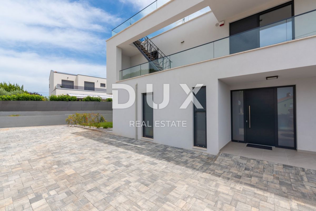 ISTRIA, BANJOLE - Villa moderna a 300 m dal mare in esclusiva per DUX!