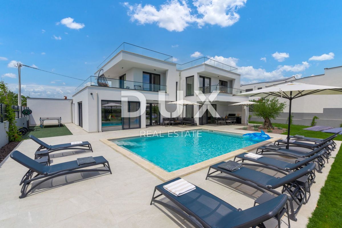 ISTRIA, BANJOLE - Villa moderna a 300 m dal mare in esclusiva per DUX!