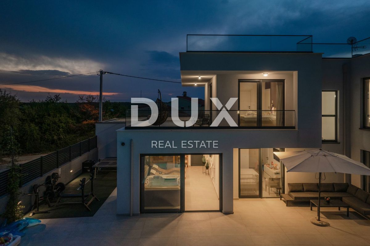 ISTRIA, BANJOLE - Villa moderna a 300 m dal mare in esclusiva per DUX!