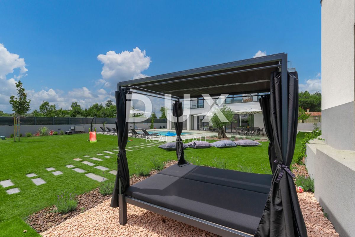 ISTRIA, BANJOLE - Villa moderna a 300 m dal mare in esclusiva per DUX!
