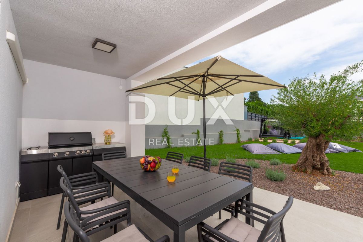ISTRIA, BANJOLE - Villa moderna a 300 m dal mare in esclusiva per DUX!