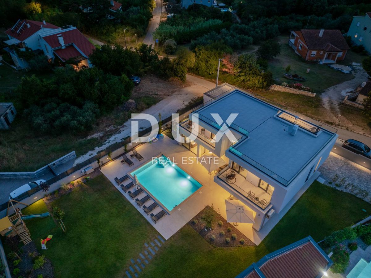 ISTRIA, BANJOLE - Villa moderna a 300 m dal mare in esclusiva per DUX!