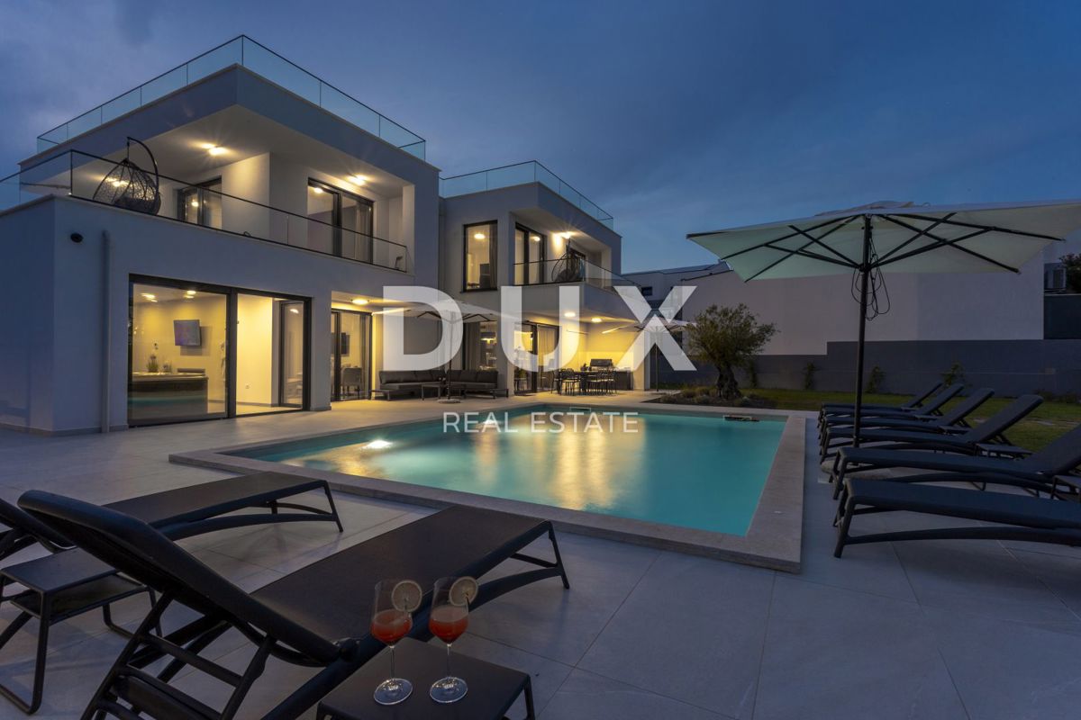 ISTRIA, BANJOLE - Villa moderna a 300 m dal mare in esclusiva per DUX!