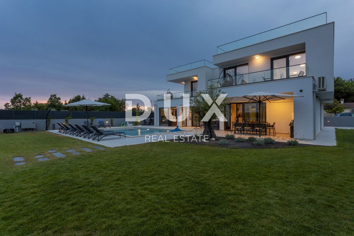 ISTRIA, BANJOLE - Villa moderna a 300 m dal mare in esclusiva per DUX!