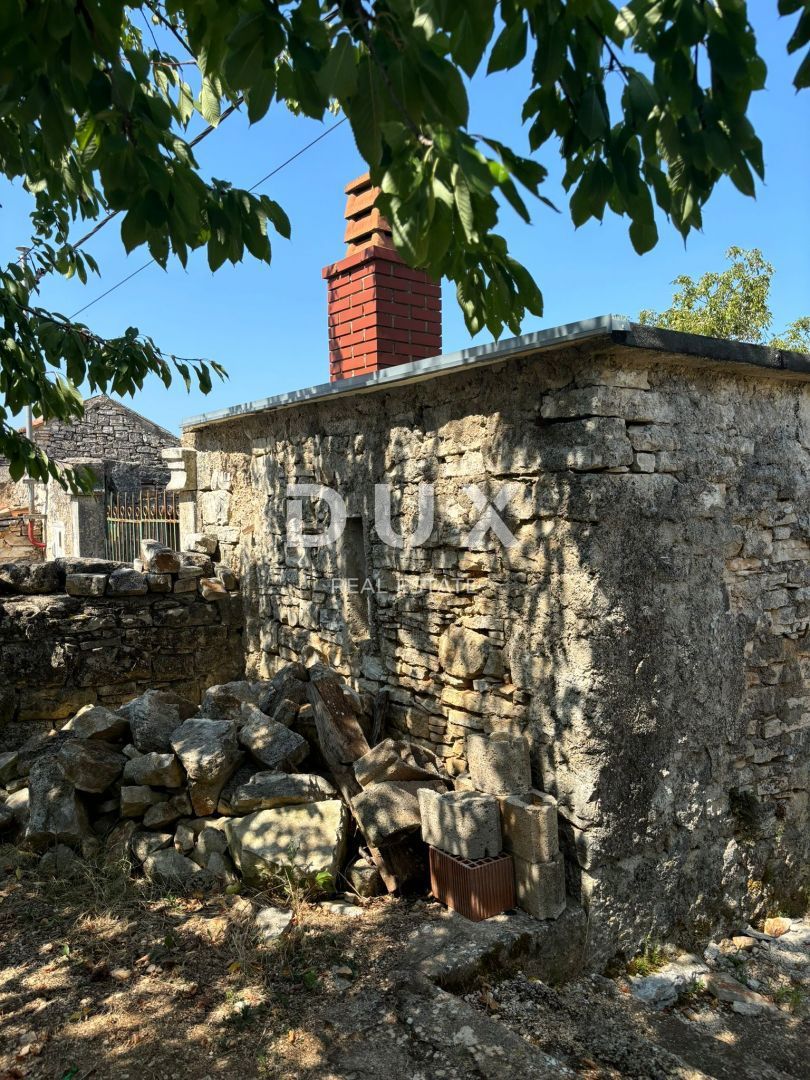 ISTRIA, SVETVINČENAT - Casa istriana parzialmente ristrutturata in posizione tranquilla! PERMESSO DI UTILIZZO!