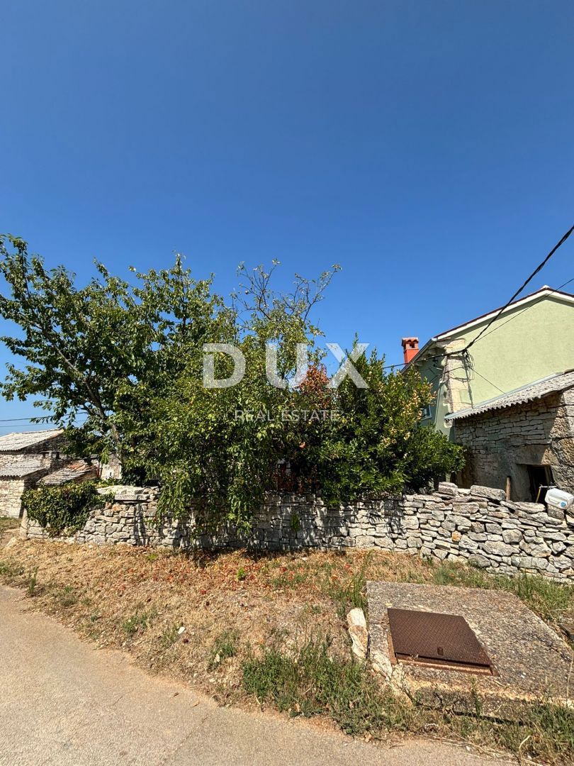 ISTRIA, SVETVINČENAT - Casa istriana parzialmente ristrutturata in posizione tranquilla! PERMESSO DI UTILIZZO!