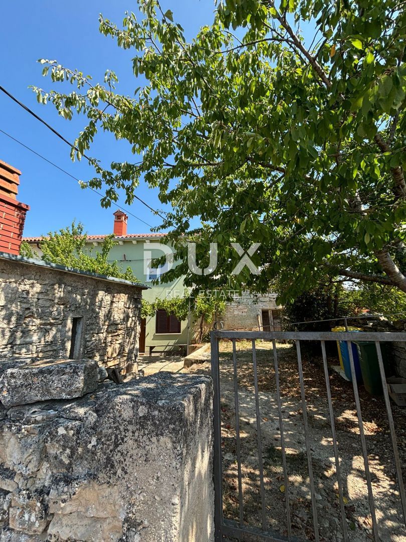 ISTRIA, SVETVINČENAT - Casa istriana parzialmente ristrutturata in posizione tranquilla! PERMESSO DI UTILIZZO!