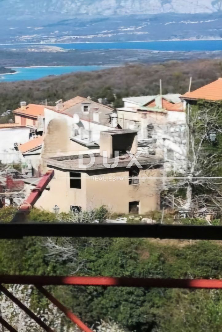 ISOLA DI KRK, DOBRINJ - Casa indipendente da ristrutturare 