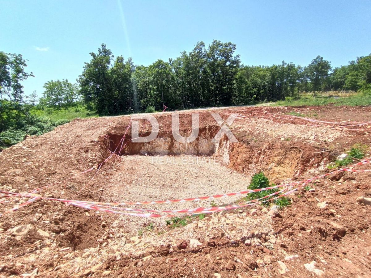 ISTRIA, LABIN - Terreno con vista panoramica e permesso di costruire