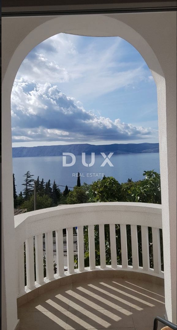 NOVI VINODOLSKI - casa / villa 1134m2 con appartamenti con vista panoramica sul mare e piscina + giardino 1750m2