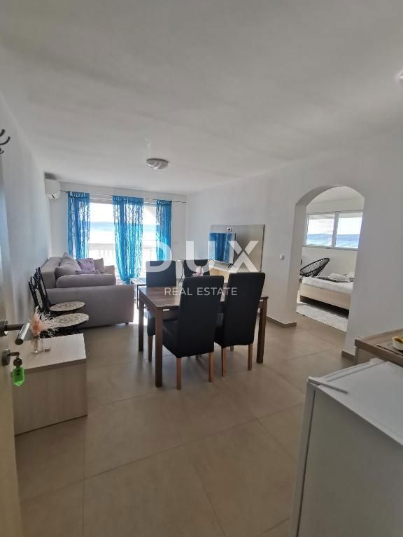 NOVI VINODOLSKI - casa / villa 1134m2 con appartamenti con vista panoramica sul mare e piscina + giardino 1750m2