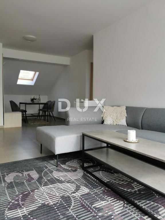 NOVI VINODOLSKI - casa / villa 1134m2 con appartamenti con vista panoramica sul mare e piscina + giardino 1750m2