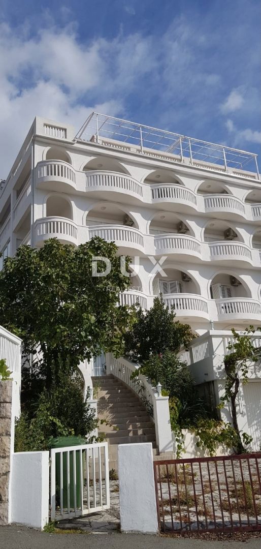 NOVI VINODOLSKI - casa / villa 1134m2 con appartamenti con vista panoramica sul mare e piscina + giardino 1750m2