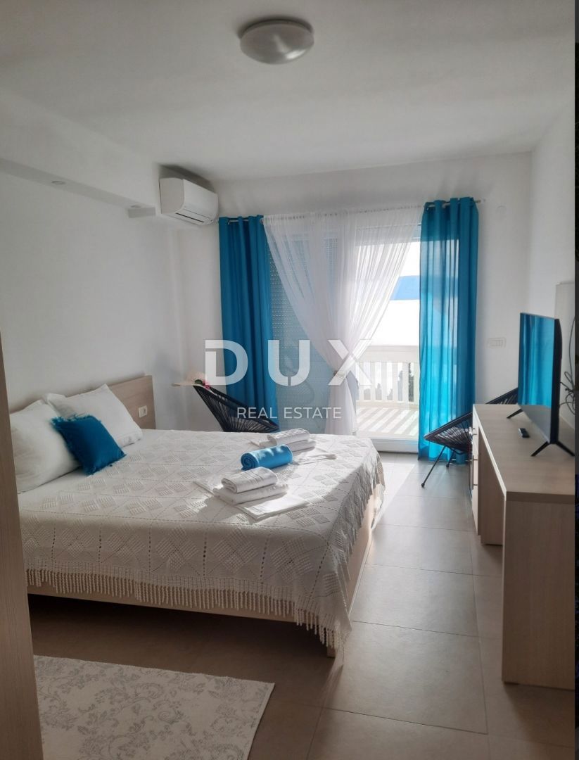 NOVI VINODOLSKI - casa / villa 1134m2 con appartamenti con vista panoramica sul mare e piscina + giardino 1750m2
