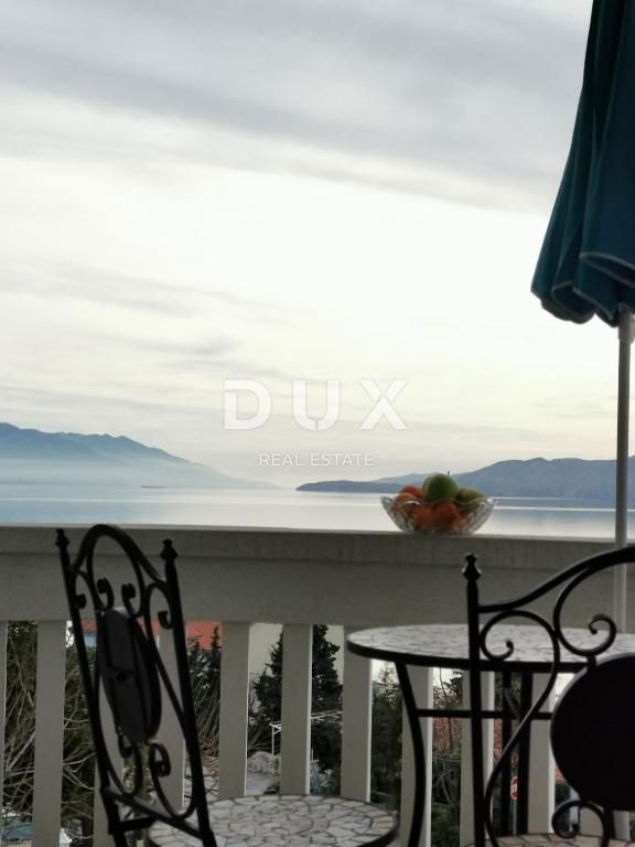 NOVI VINODOLSKI - casa / villa 1134m2 con appartamenti con vista panoramica sul mare e piscina + giardino 1750m2