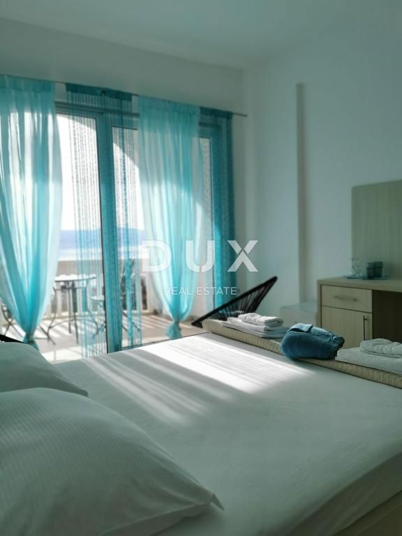 NOVI VINODOLSKI - casa / villa 1134m2 con appartamenti con vista panoramica sul mare e piscina + giardino 1750m2