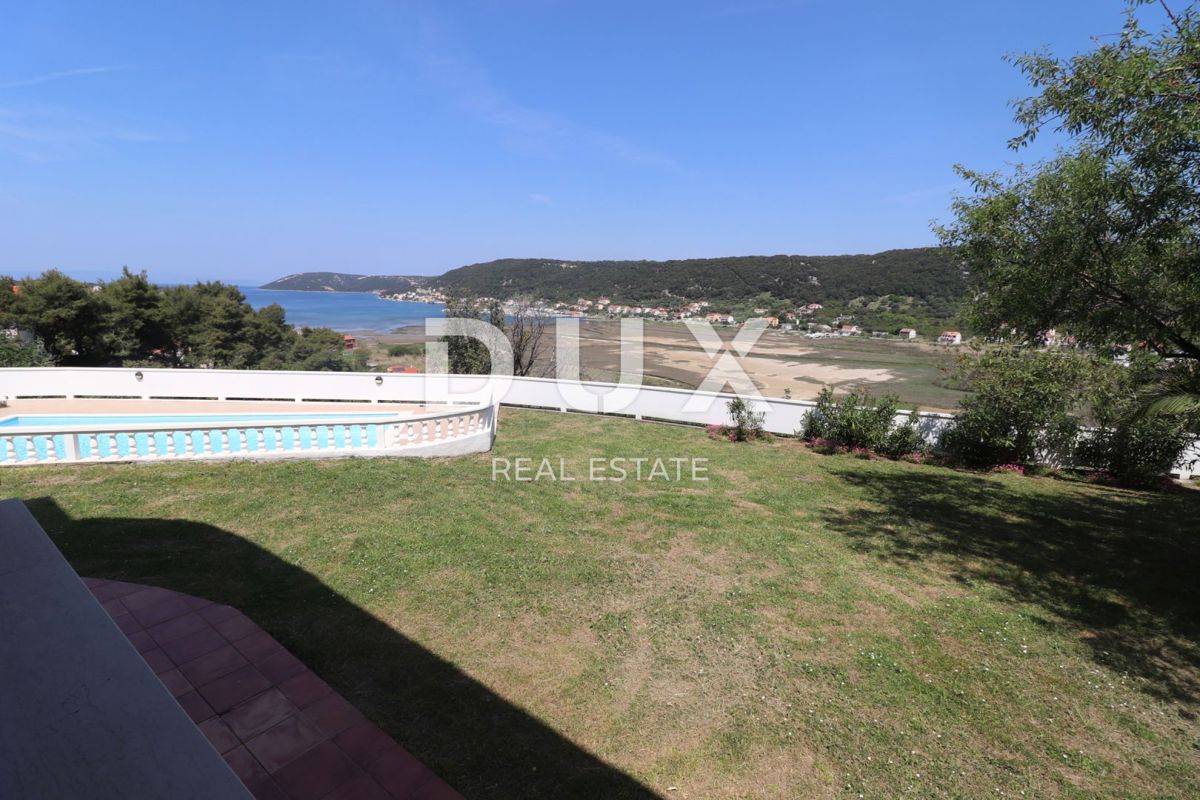 ISOLA DI RAB, SUPETARSKA DRAGA - Bellissima villa con piscina in un'ottima posizione