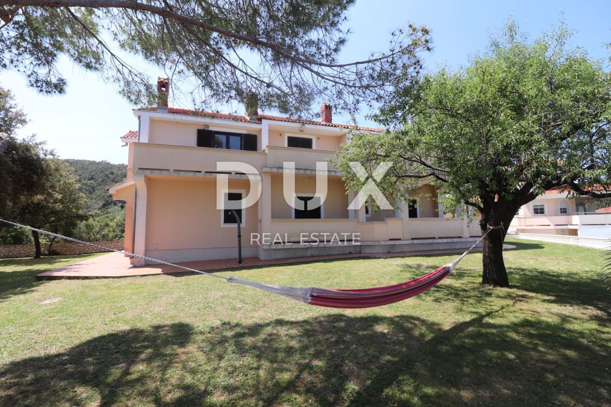 ISOLA DI RAB, SUPETARSKA DRAGA - Bellissima villa con piscina in un'ottima posizione