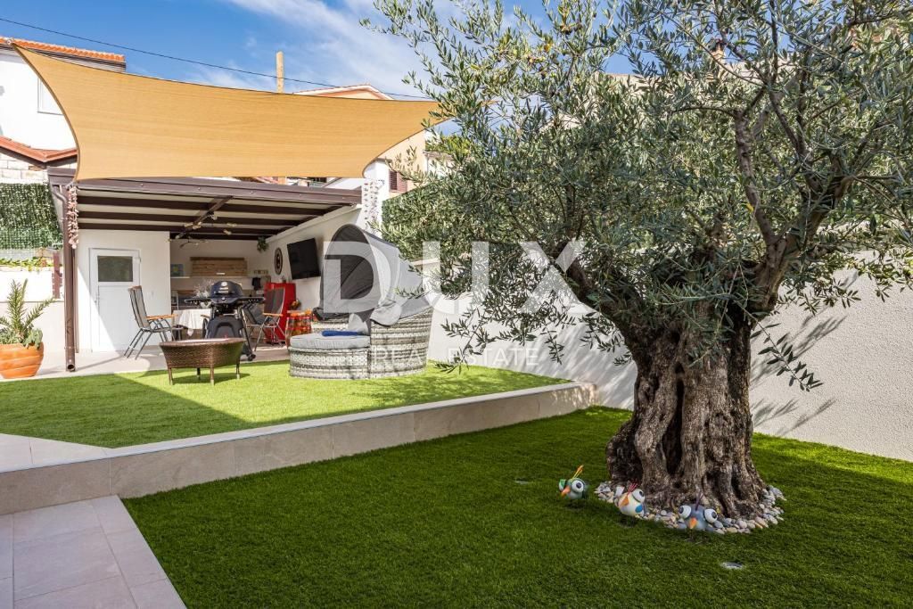 ISTRIA, ROVIGNO - CASA DI LUSSO CON PISCINA E ZONA SPA