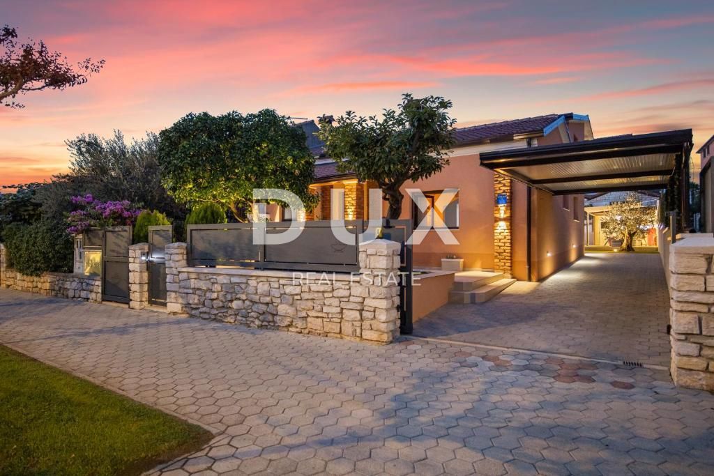 ISTRIA, ROVIGNO - CASA DI LUSSO CON PISCINA E ZONA SPA