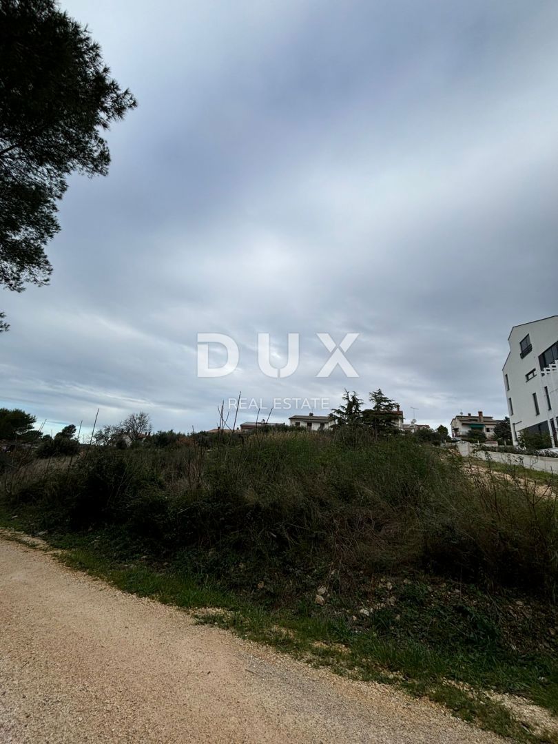 ISTRIA, POLA - Terreno edificabile in posizione esclusiva! Possibilità di costruire 16 appartamenti/case/hotel! 